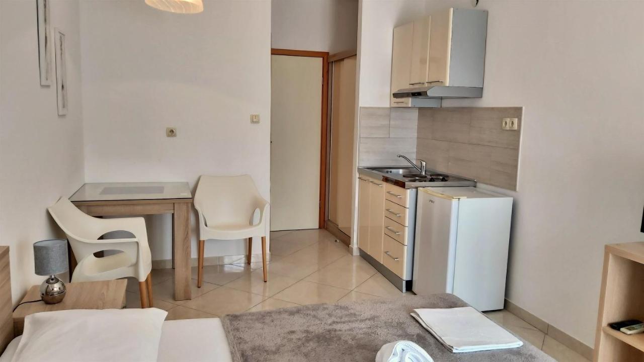 Apartments Nemira Omiš Eksteriør bilde