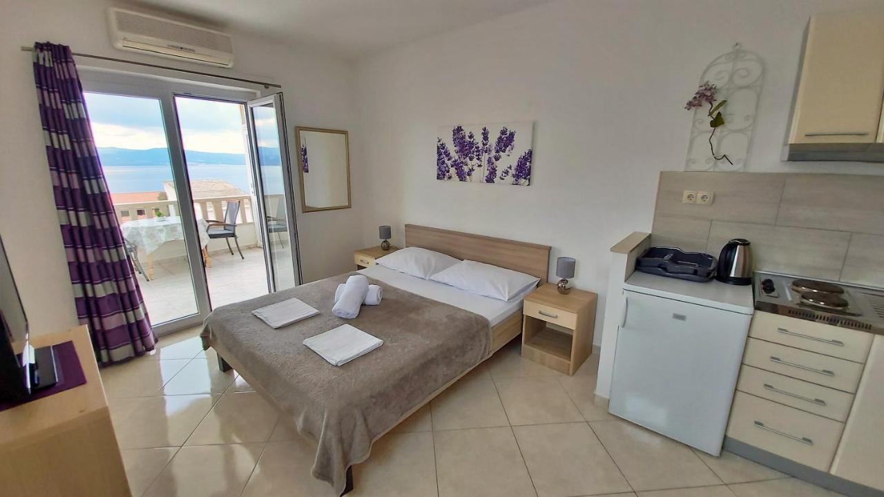 Apartments Nemira Omiš Eksteriør bilde
