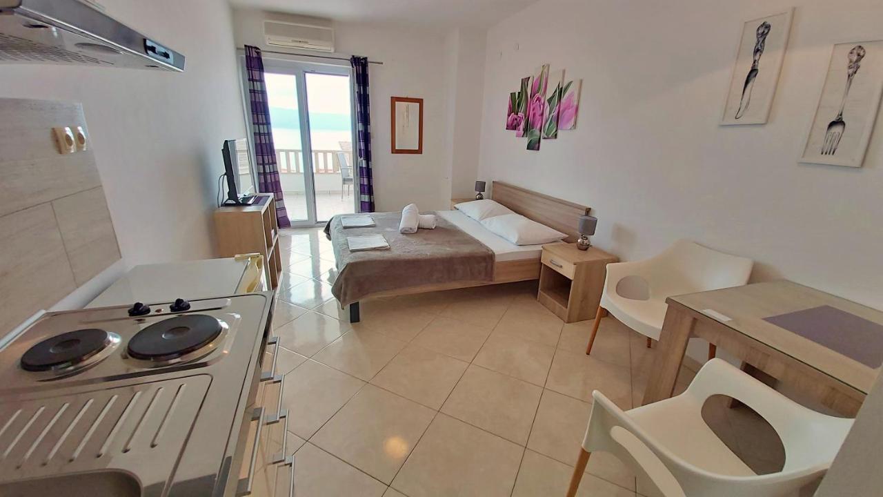 Apartments Nemira Omiš Eksteriør bilde