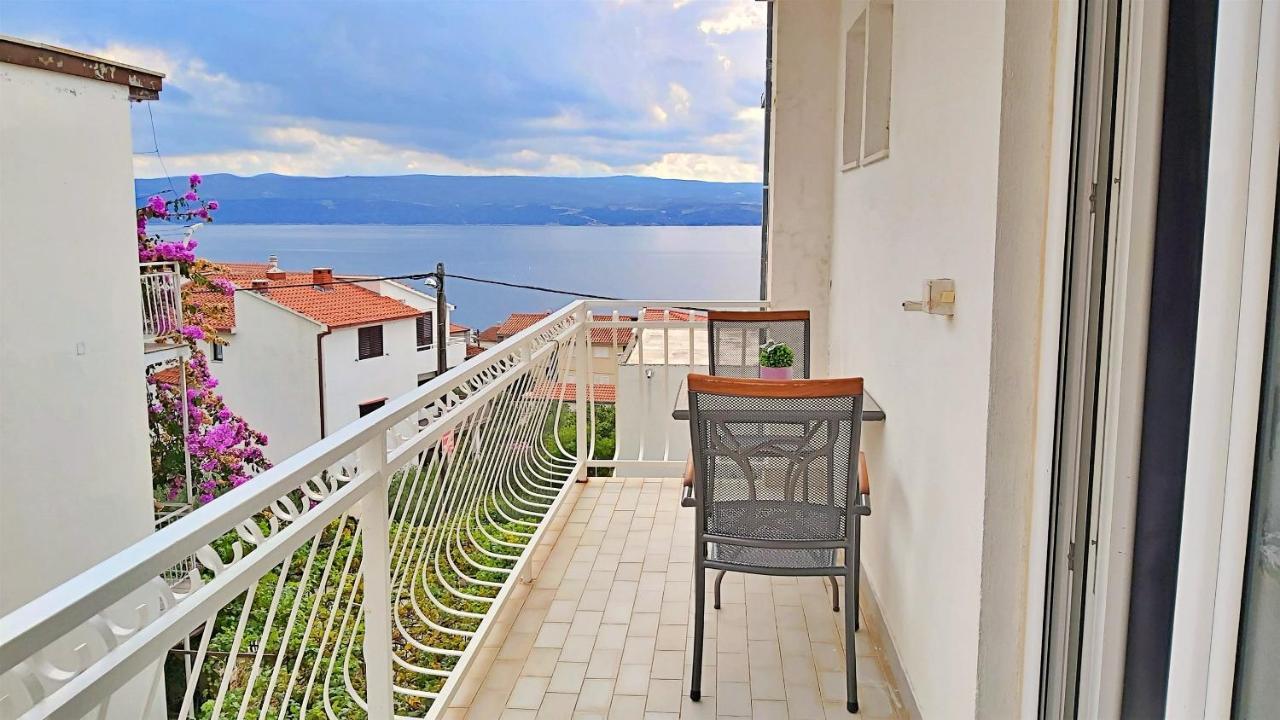 Apartments Nemira Omiš Eksteriør bilde