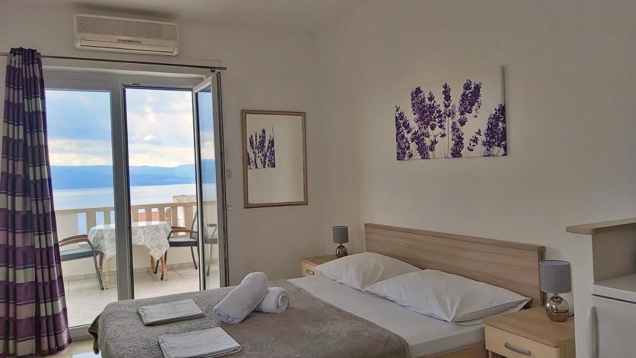 Apartments Nemira Omiš Eksteriør bilde