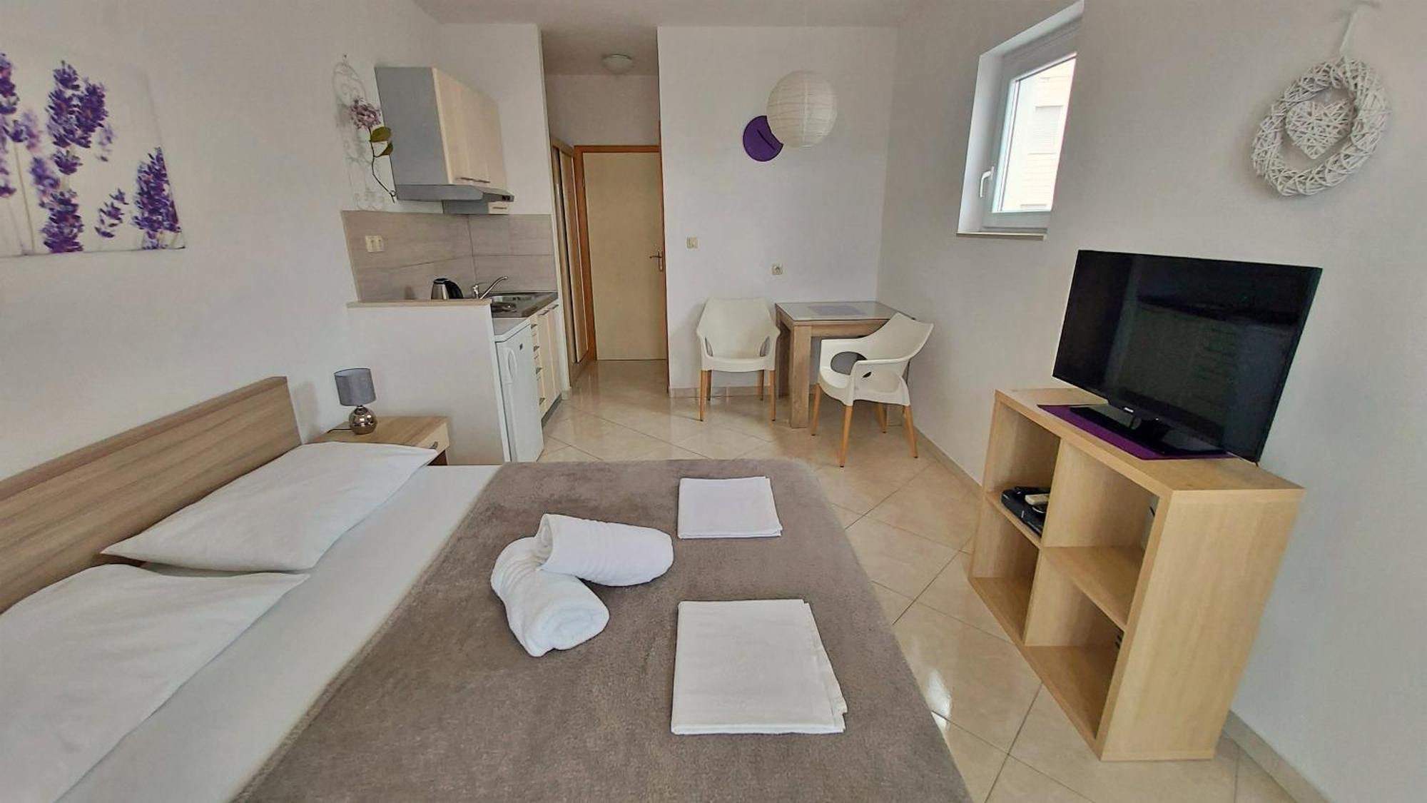 Apartments Nemira Omiš Rom bilde
