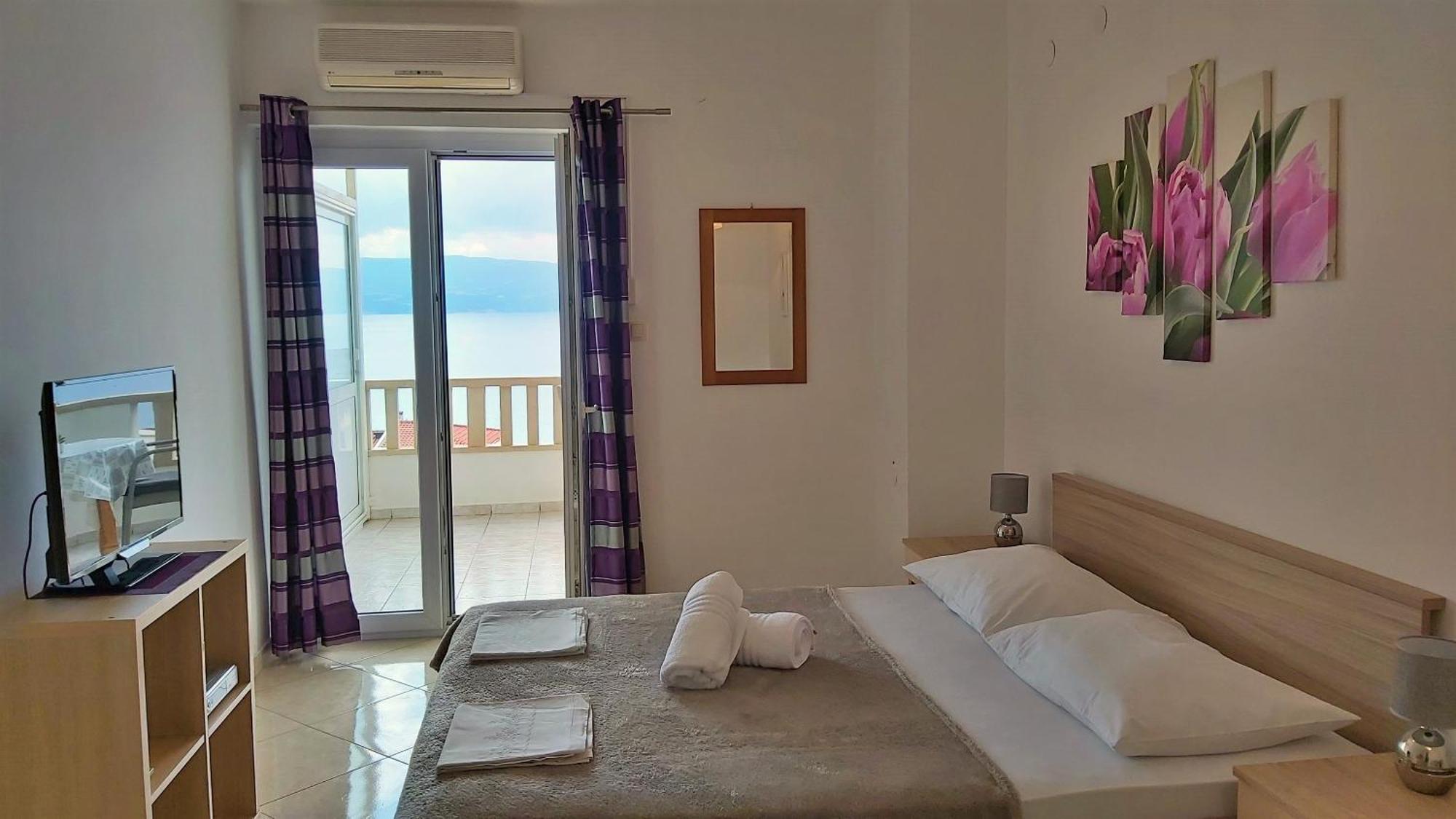 Apartments Nemira Omiš Rom bilde