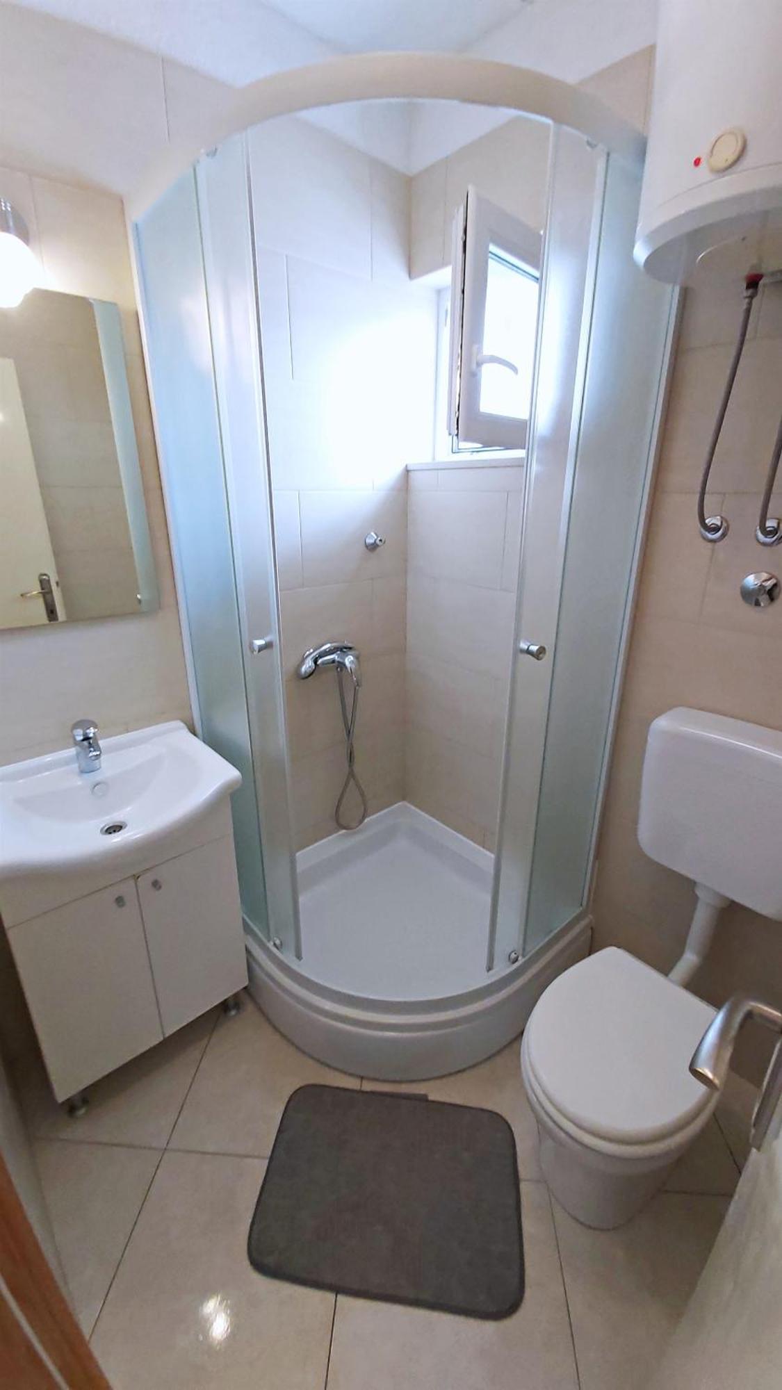 Apartments Nemira Omiš Rom bilde