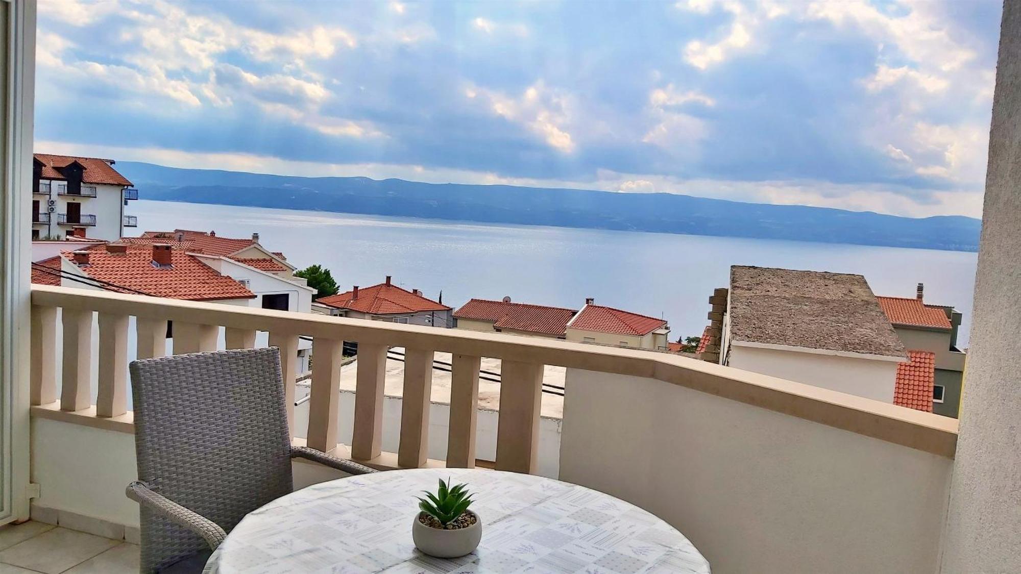 Apartments Nemira Omiš Rom bilde